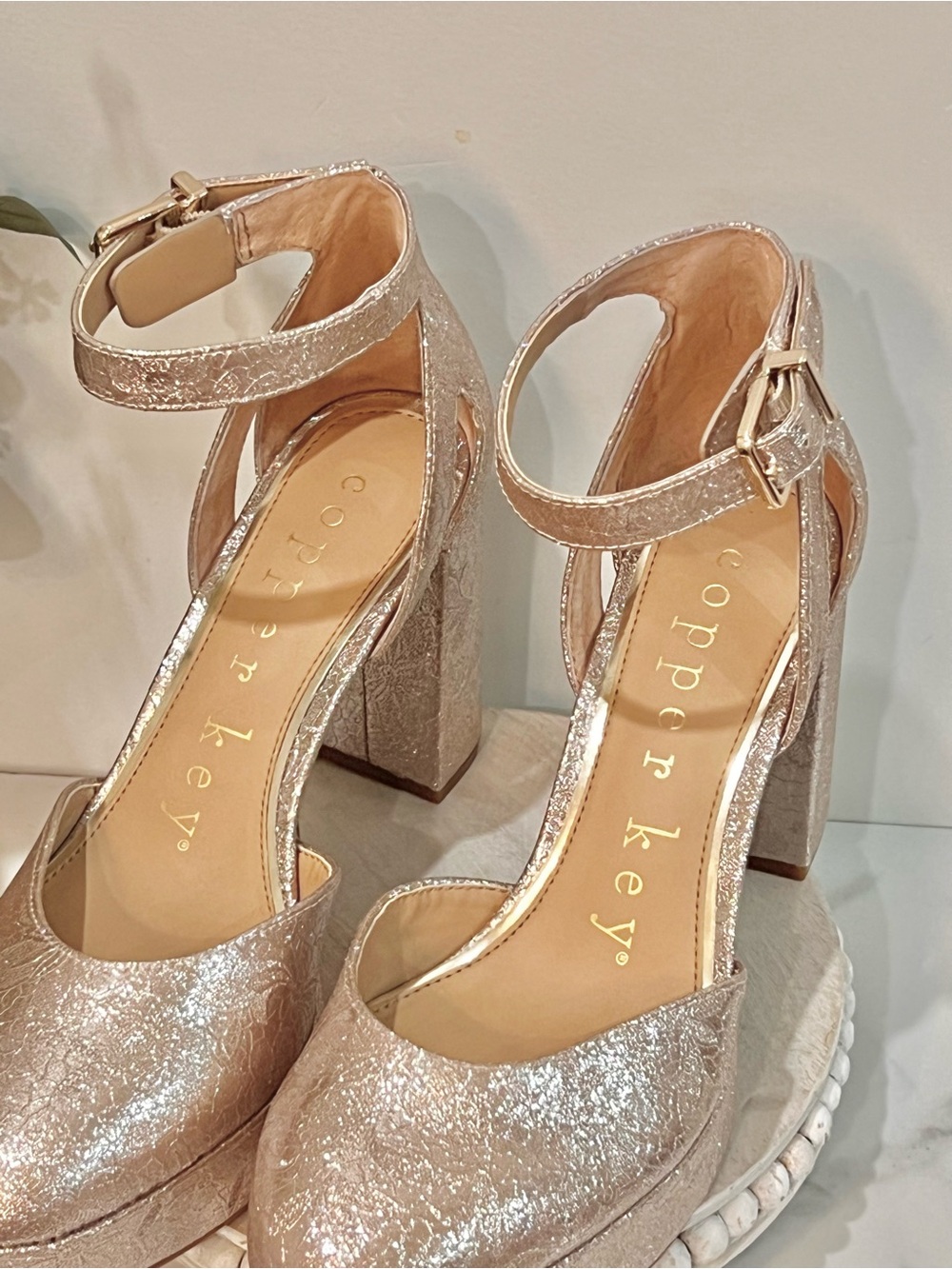 Copper Key Women's Metallic Platform Ankle-Strap Pumps size 6.5 - Picture 7 of 15